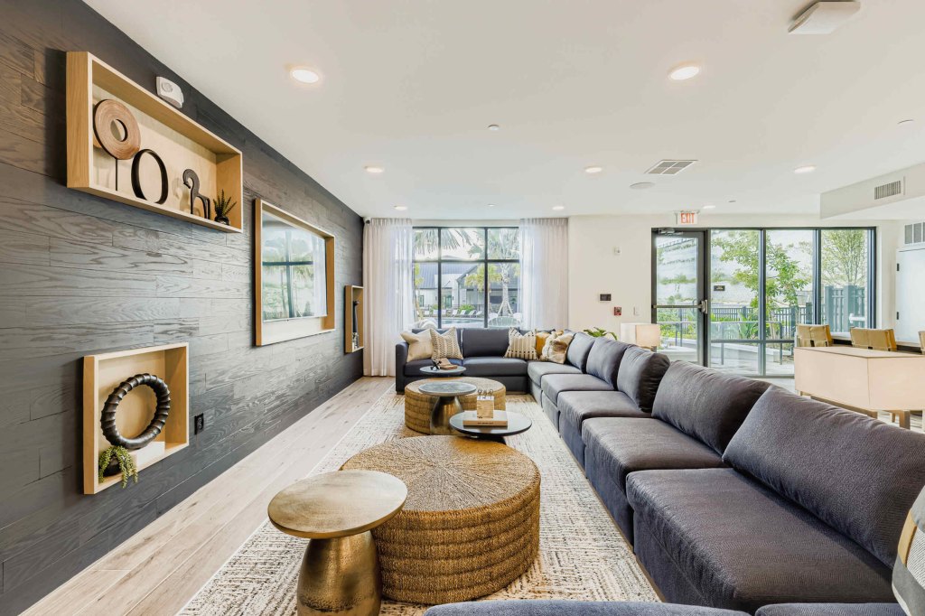 2300-hooks-street-print-quality-018-047-2nd-floor-game-room