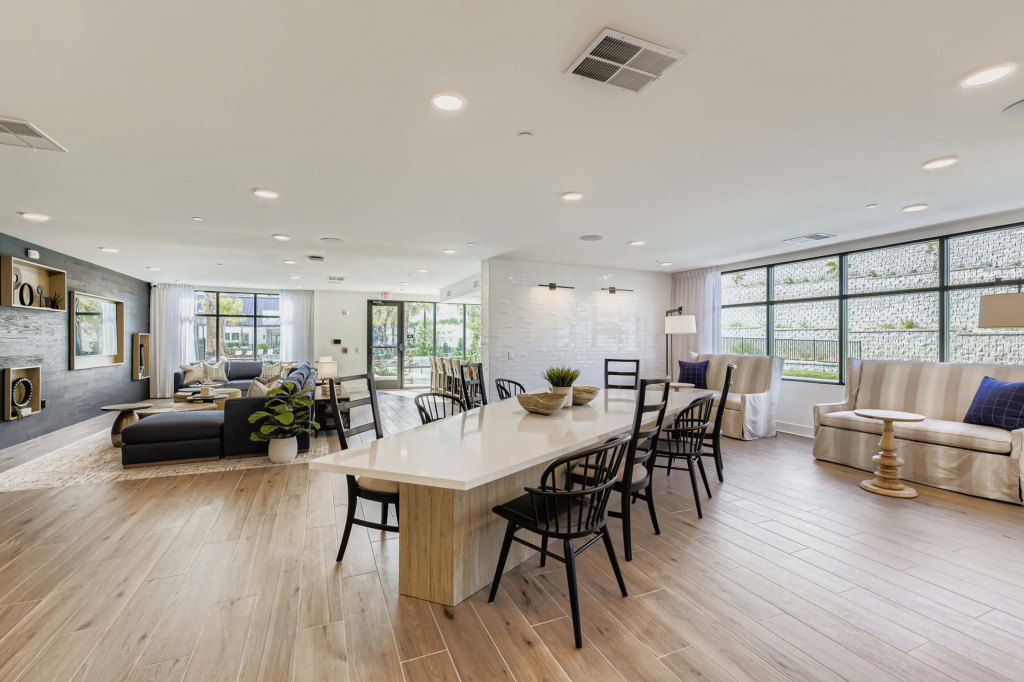 2300-hooks-street-print-quality-020-055-2nd-floor-game-room