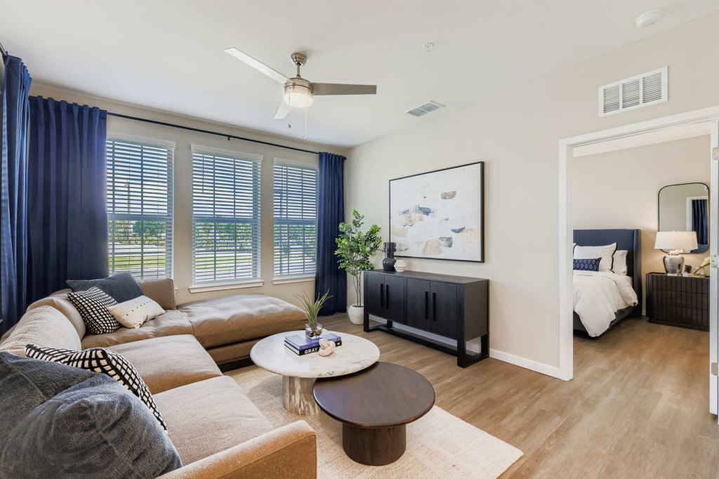 2300-hooks-street-print-quality-025-076-unit-1210-living-room