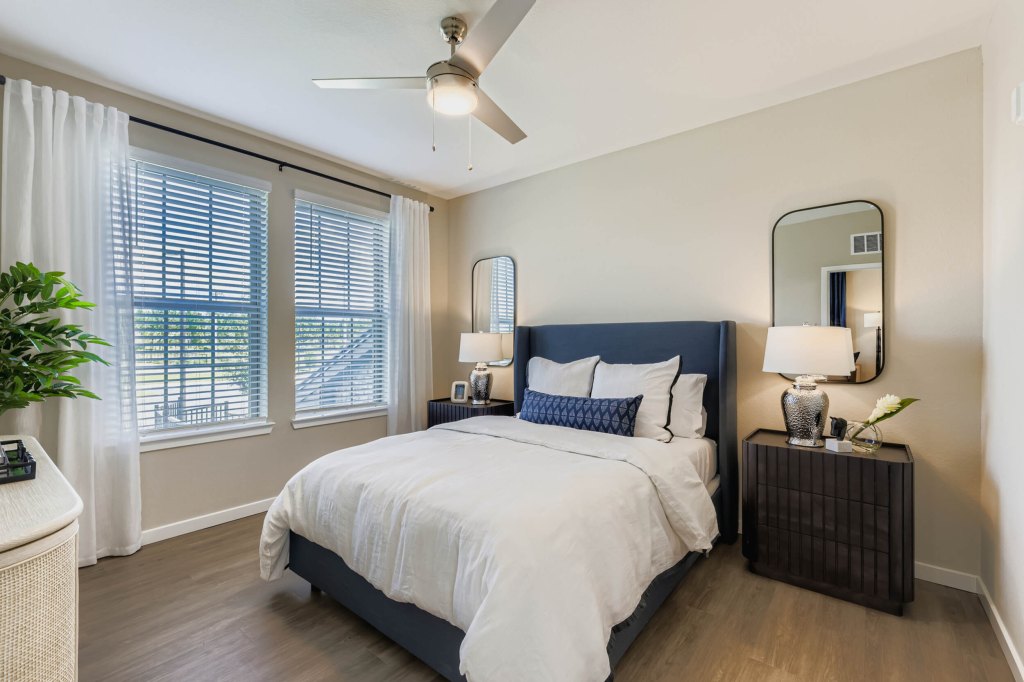 2300-hooks-street-print-quality-032-087-unit-1210-primary-bedroom