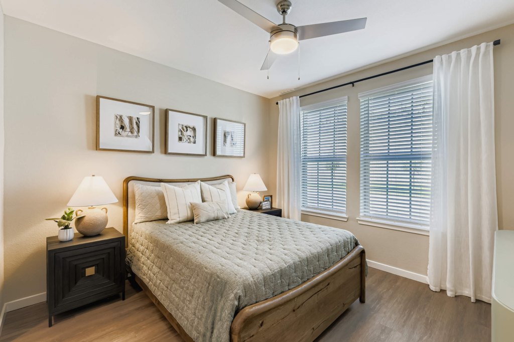 2300-hooks-street-print-quality-036-095-unit-1210-bedroom