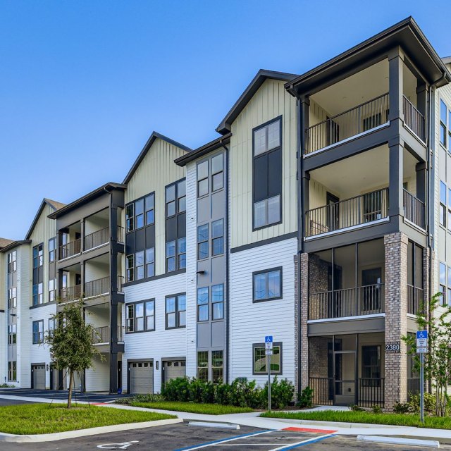 2300-hooks-street-web-quality-002-002-exterior-front